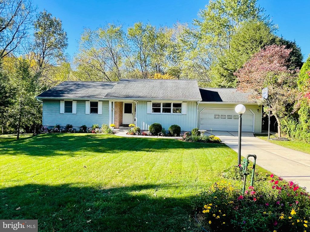 280 Forest Rd, Pottsville, PA 17901