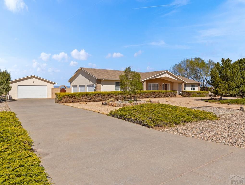 651 S  Hahns Peak Ave, Pueblo West, CO 81007
