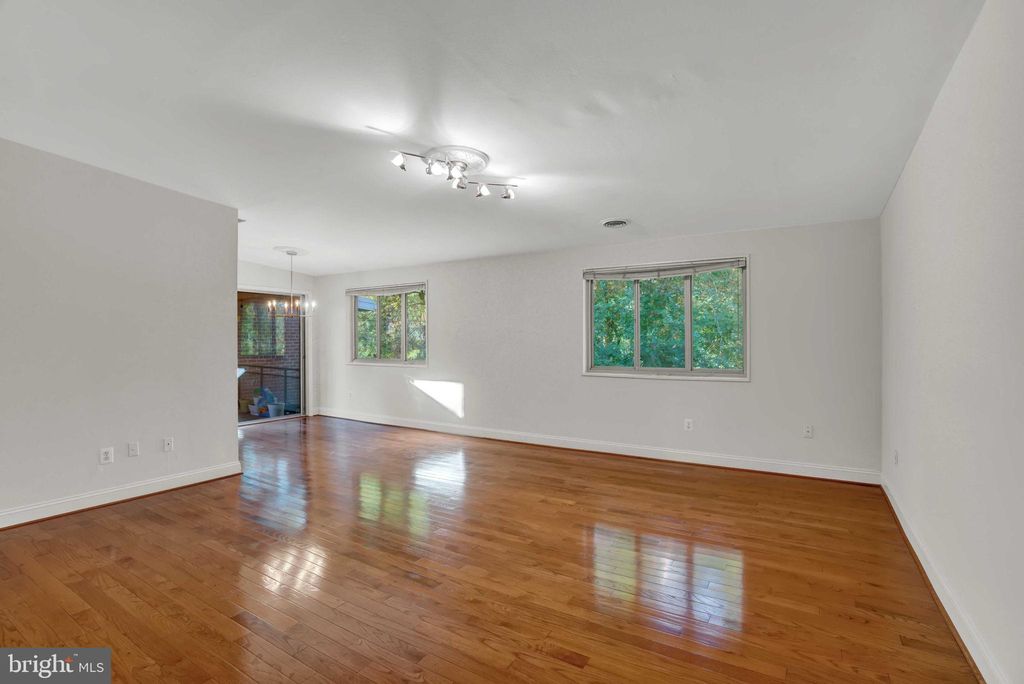 10212 Rockville Pik #401, Rockville, MD 20852