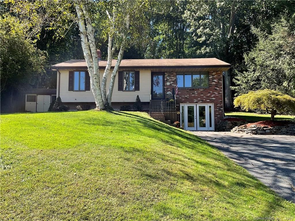 49 Glenstone Dr, Vernon, CT 06066