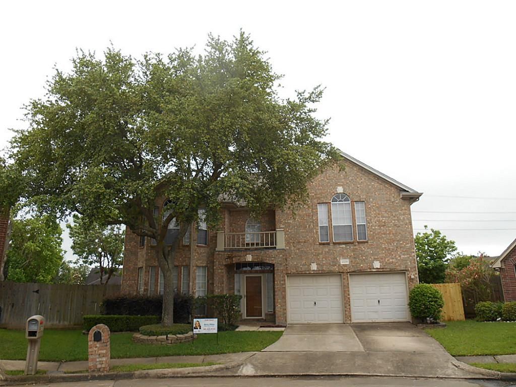 12218 Meadow Crest Ct, Meadows Place, TX 77477