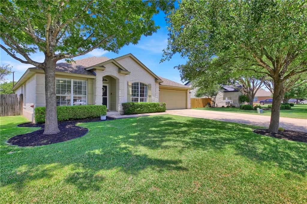 4203 J M Cuba Dr, Taylor, TX 76574