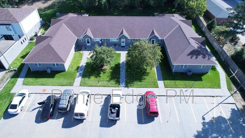 6241 Holdrege St, Lincoln, NE 68505