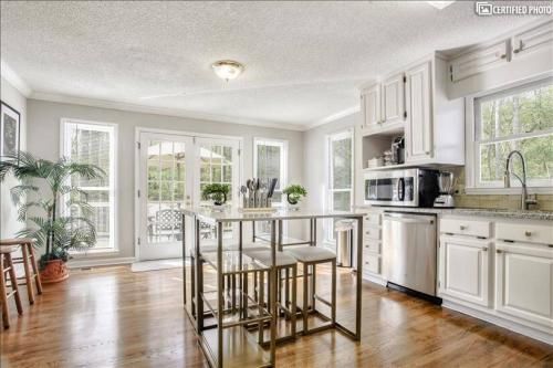 1224 Sandy Creek Rd, Fayetteville, GA 30214