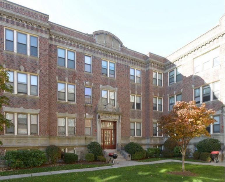 10 Greenway Ct, Brookline, MA 02446