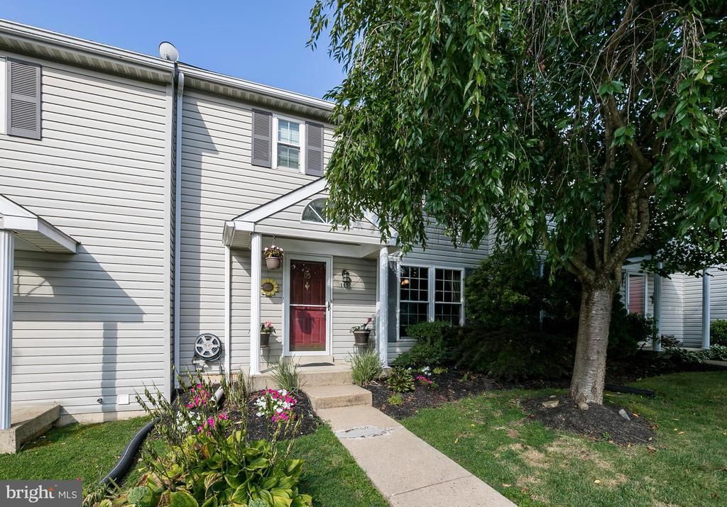 115 Village Dr, Schwenksville, PA 3 Bed, 4 Bath Condo 36 Photos