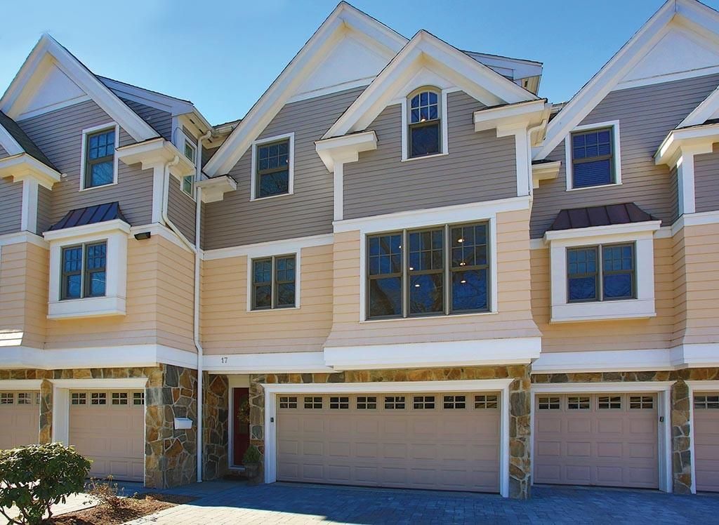 17 Oak St, Brookline, MA 02467