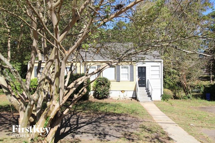 1564 Columbia Dr, Decatur, GA 30032