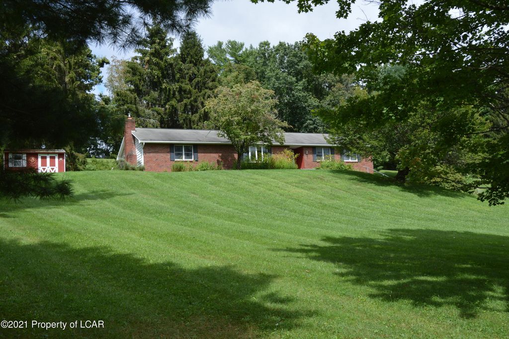 308 Main Rd, Shickshinny, PA 18655