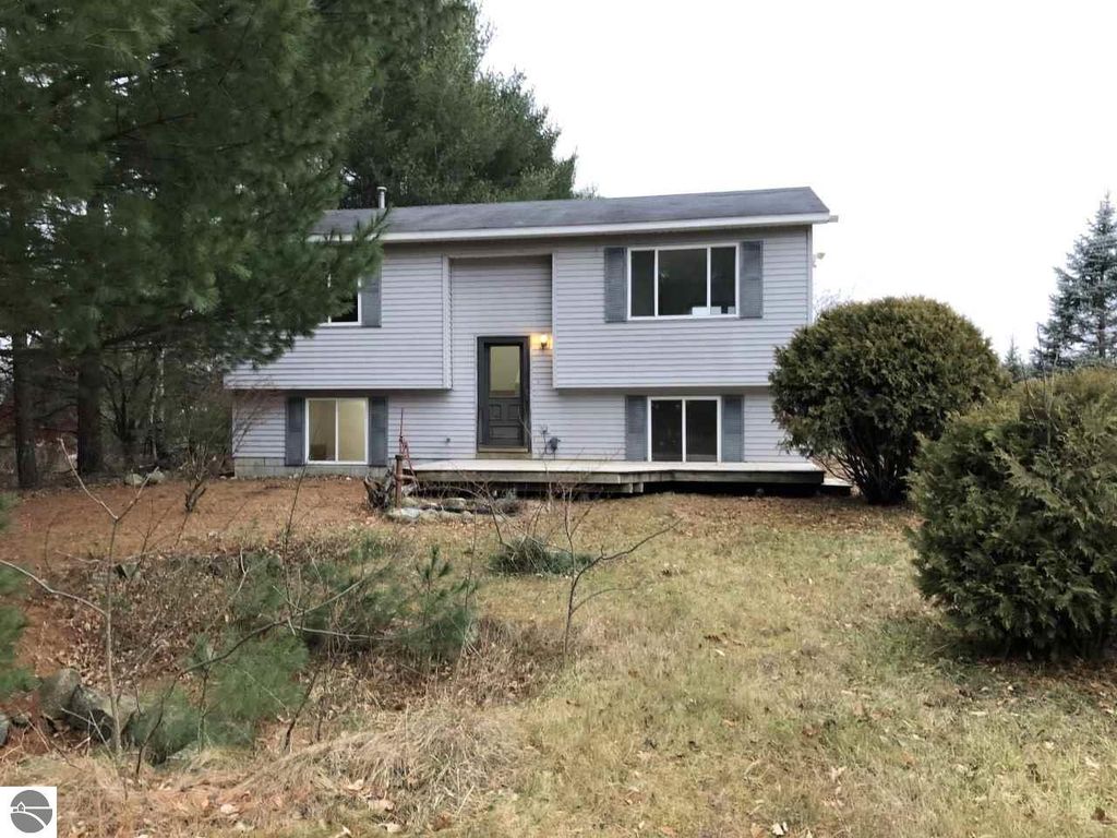 6320 N Reynolds Rd, Lake Ann, MI 49650 Trulia