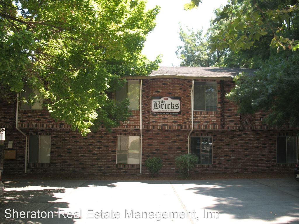 831 W 5th St #3, Chico, CA 95928