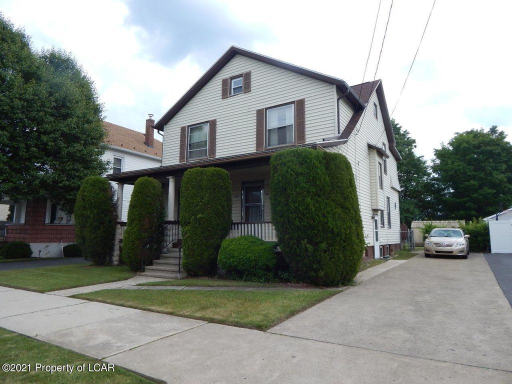 374 Monument Ave, Wyoming, PA 18644