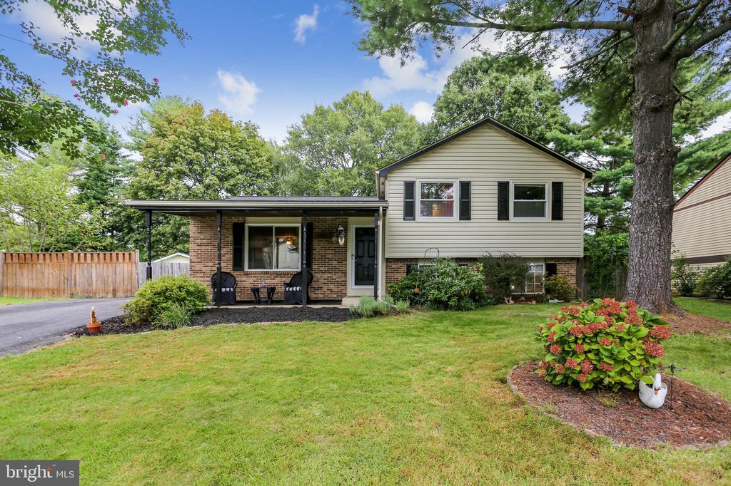 19003 Perrone Dr, Germantown, MD 20874