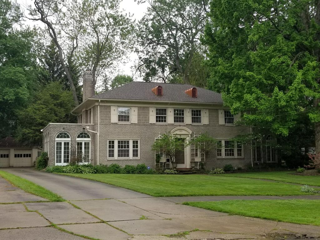 215 S Rose Blvd, Akron, OH 44313 SingleFamily Home for Sale