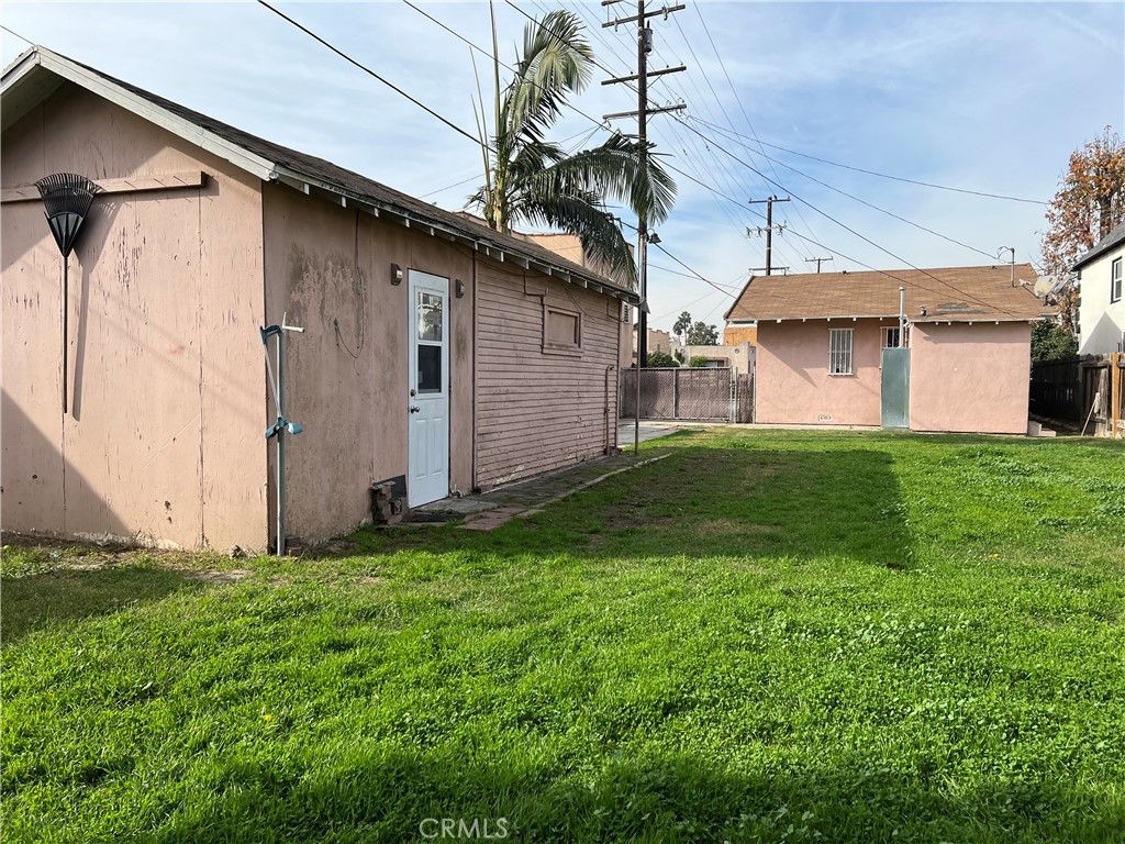 8180 Chestnut Ave, South Gate, CA 90280