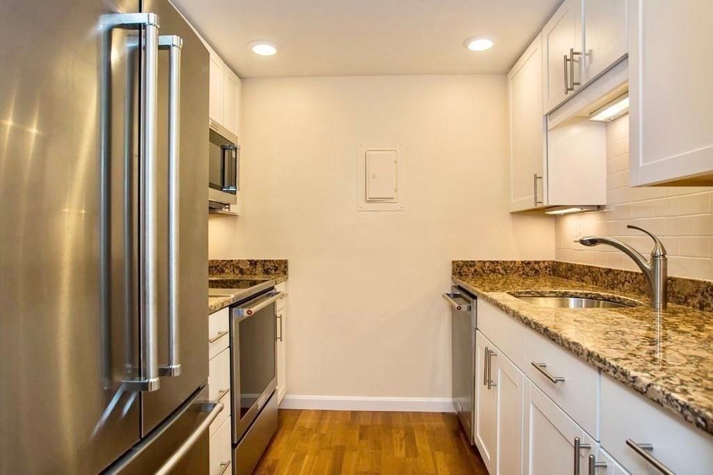 50-56 Broadlawn Park #110, Chestnut Hill, MA 02467