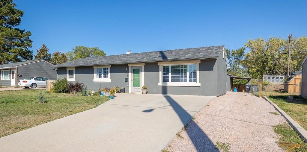 506 E Oakland St, Rapid City, SD 57701
