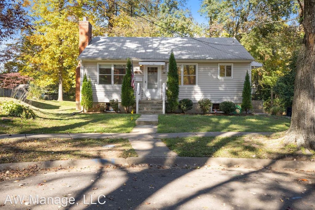 9714 Montauk Ave, Bethesda, MD 20817