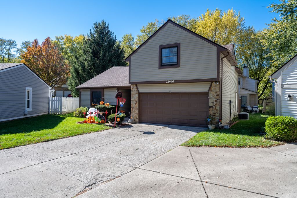 2946 Horse Hill East Dr, Indianapolis, IN 46214