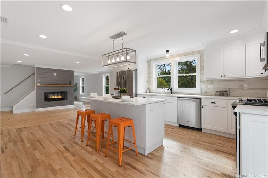 6 Boroskey Dr, Fairfield, CT 06824