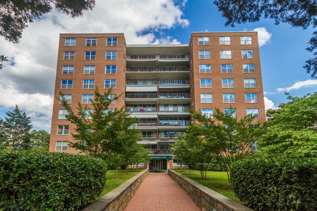 3900 Watson Pl NW, Washington, DC 20016