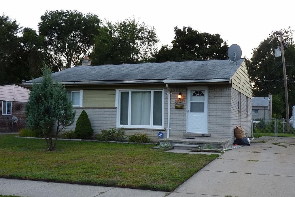5148 Michael St, Dearborn Heights, MI 48125