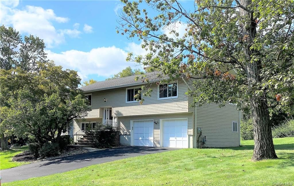 17 Briarcliff Rd, New City, NY 10956