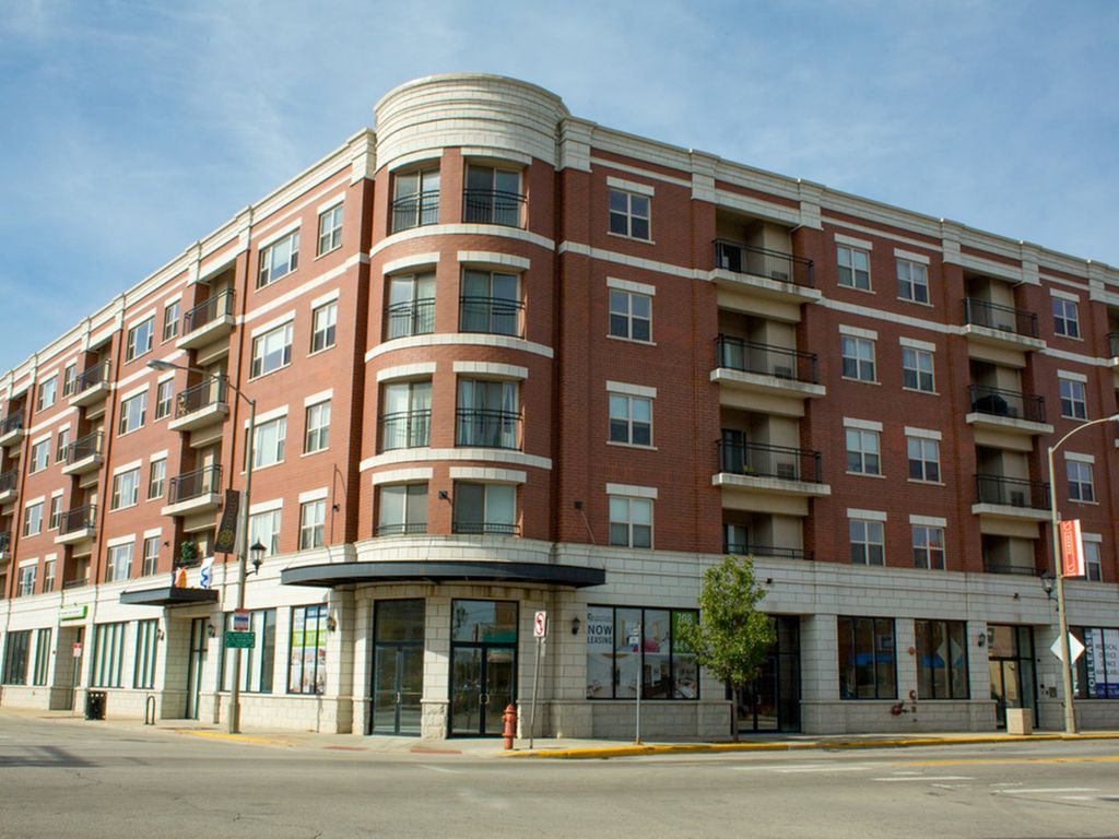 3200 Oak Park Ave, Berwyn, IL 60402