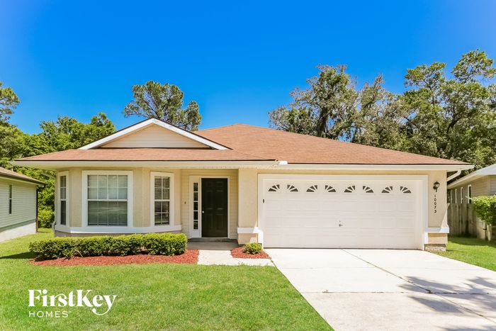 10073 Govern Ln, Jacksonville, FL 32225