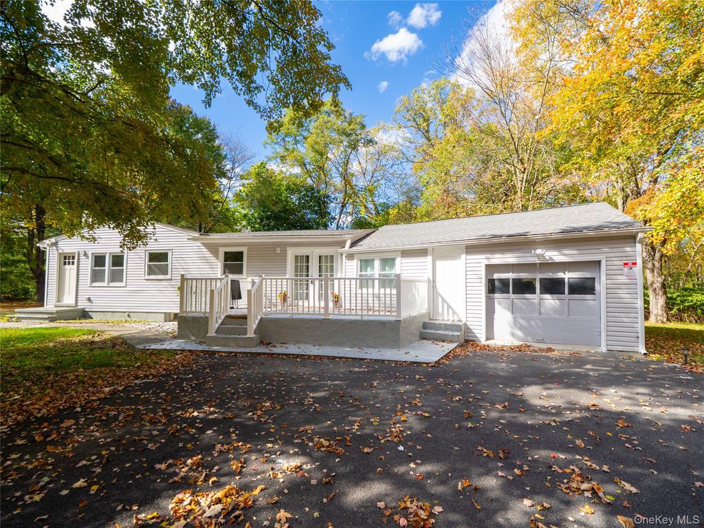 107 Oakridge Road, Hopewell Junction, NY 12533