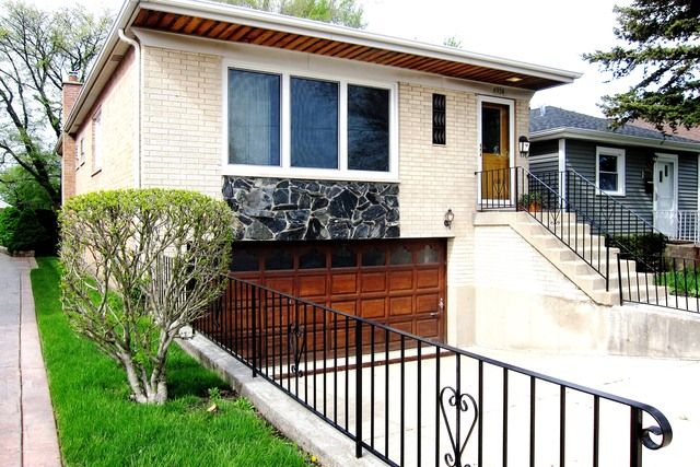 6336 W Eastwood Ave, Chicago, IL 60630