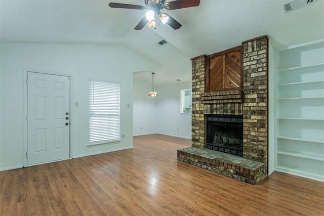 1102 Sandalwood Ln, Desoto, TX 75115