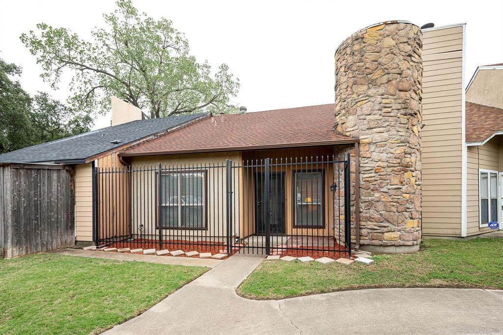 1521 Gailbrook Ln, Dallas, TX 75228