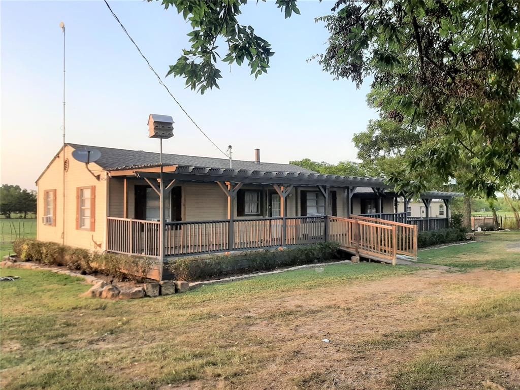 265 County Road 3416, Windom, TX 75492