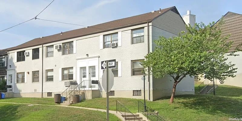 66-15 Park Dr E #B, Flushing, NY 11367