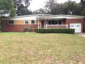 5440 Oliver St S, Jacksonville, FL 32211