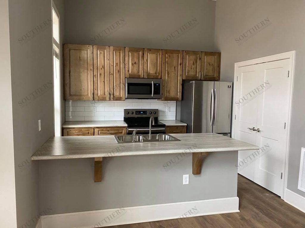 6152 Scottsville Rd, Bowling Green, KY 42104