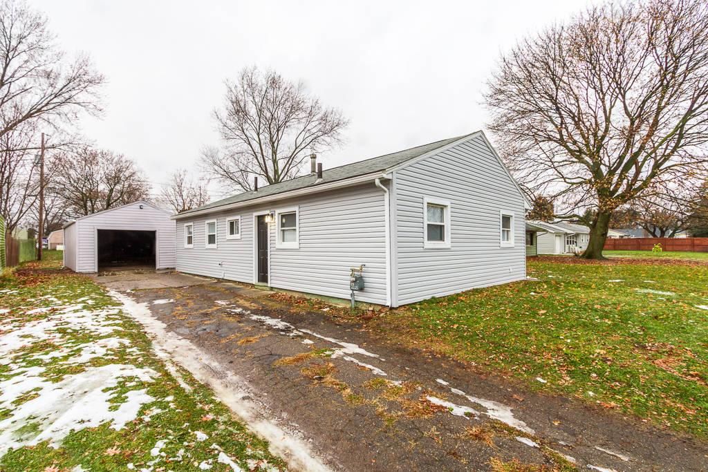 2225 Martha Ave NE, Canton, OH 44705