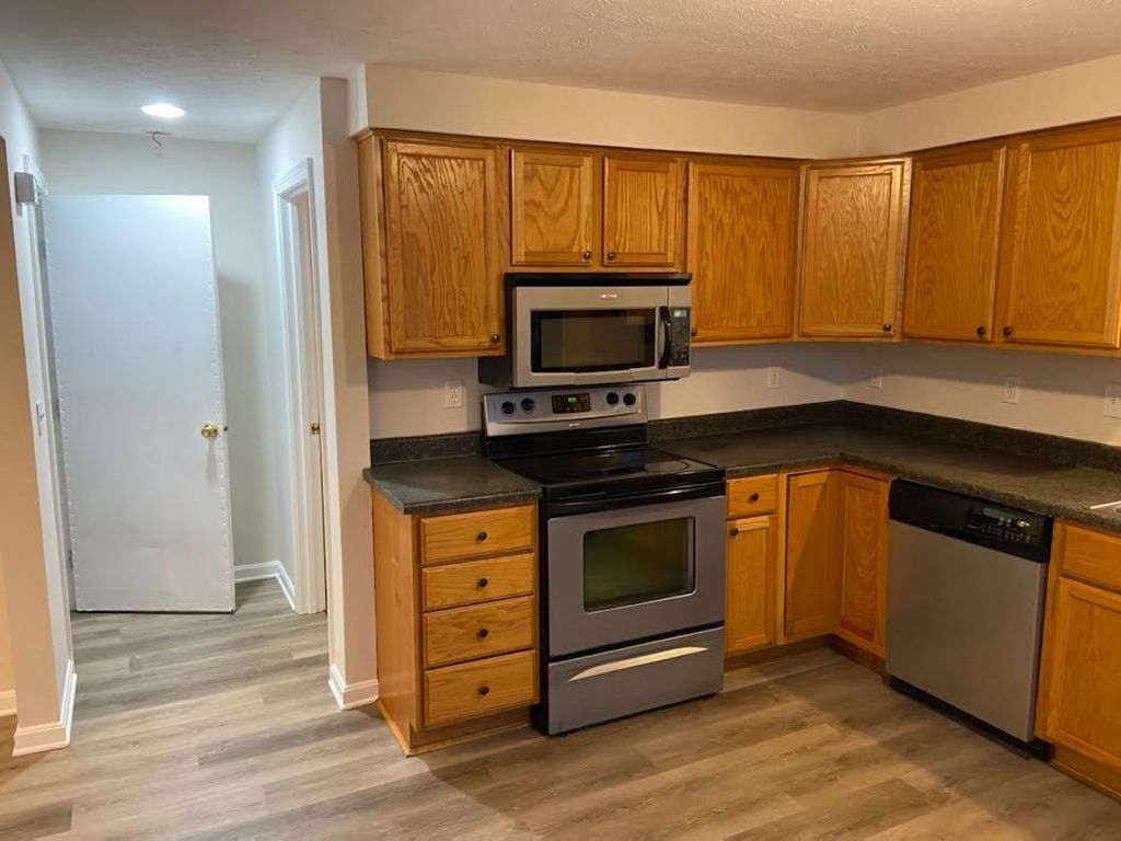 10 Goffe St #2, Manchester, NH 03102