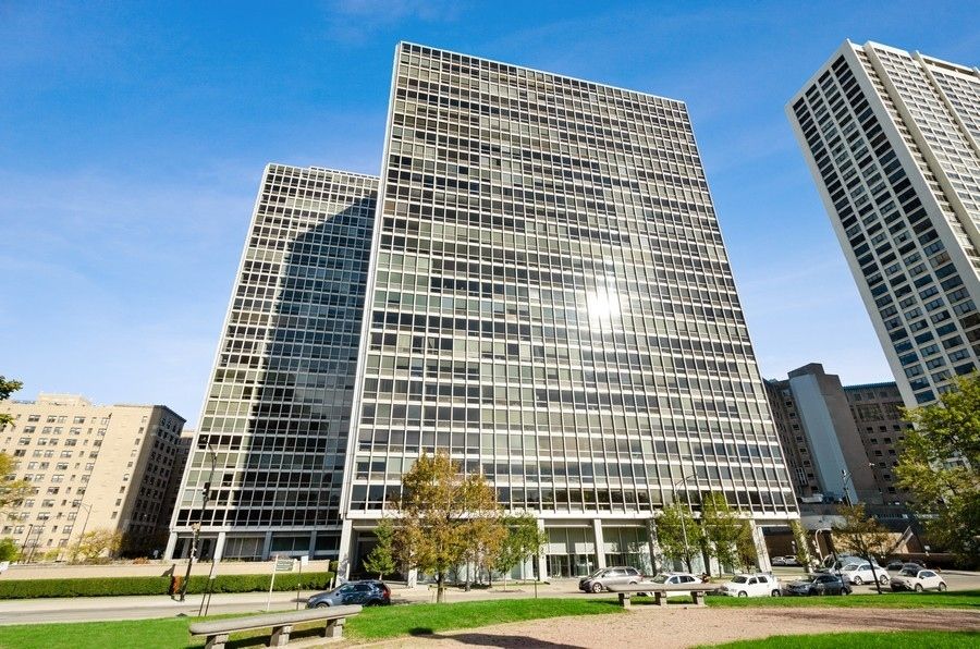 330 W Diversey Pkwy #2002, Chicago, IL 60657