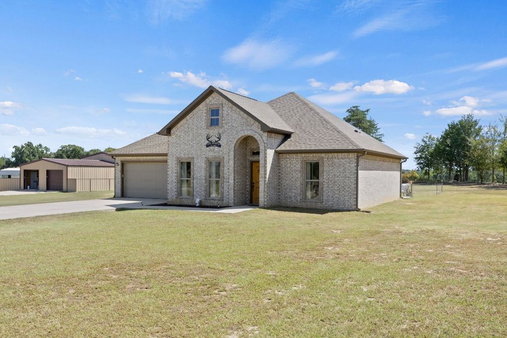 25 Private Road 54329, Pittsburg, TX 75686