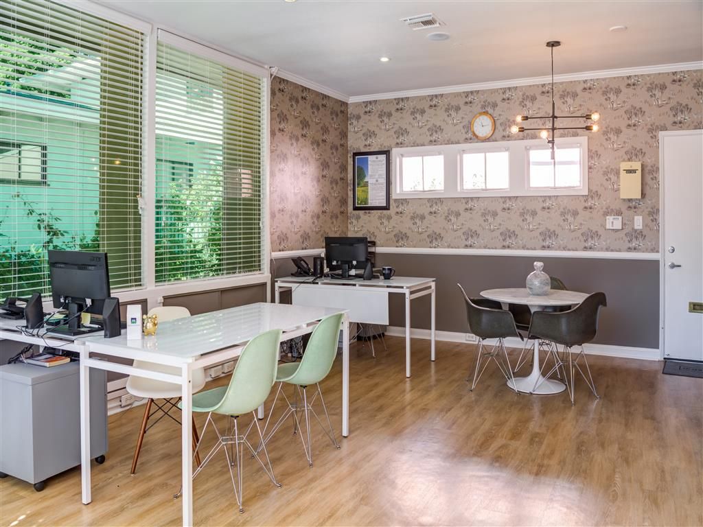 13401 Riverside Dr #13422D, Sherman Oaks, CA 91423