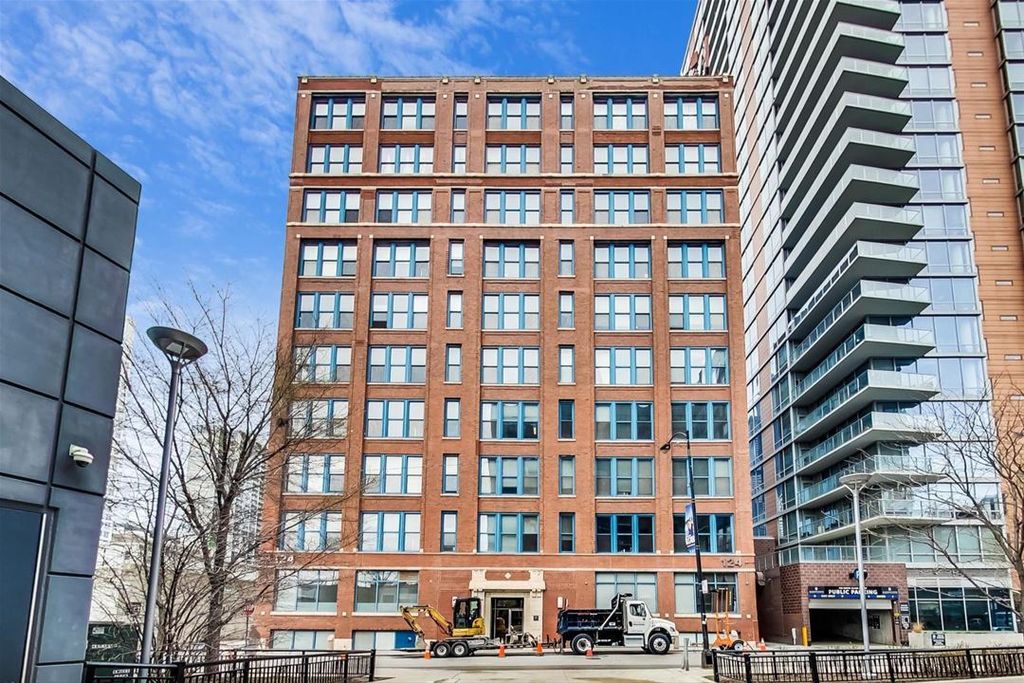 124 W Polk St #202, Chicago, IL 60605