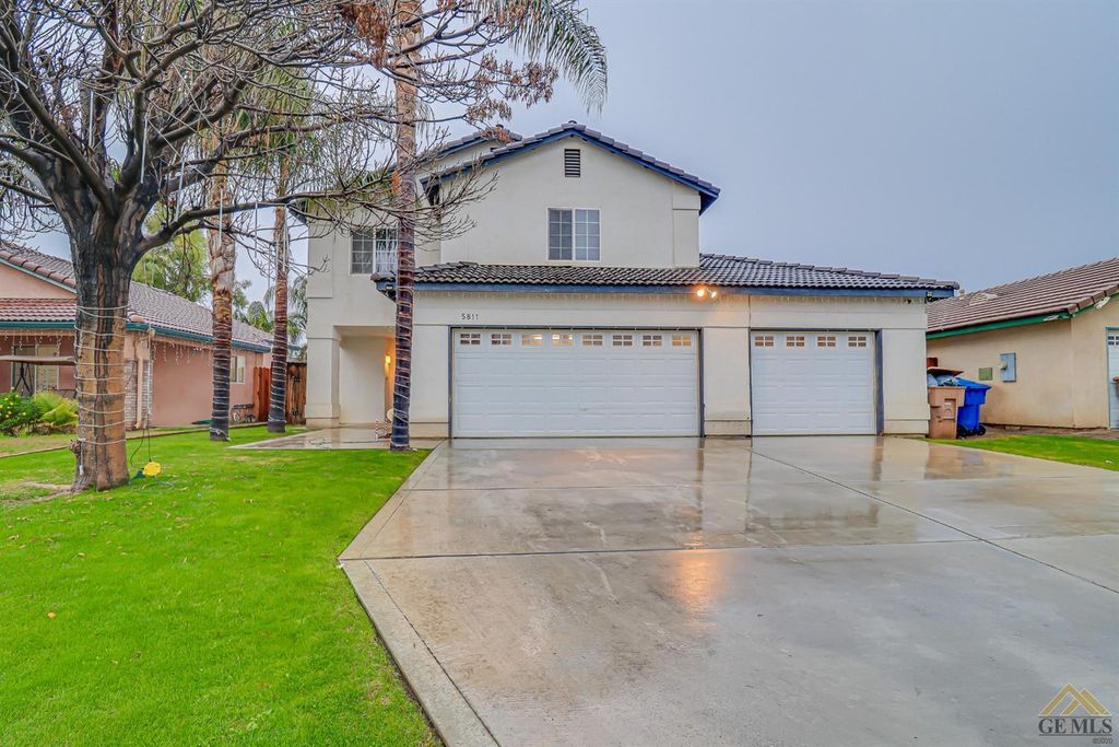 5811 Arc Dome Ave, Bakersfield, CA 93313