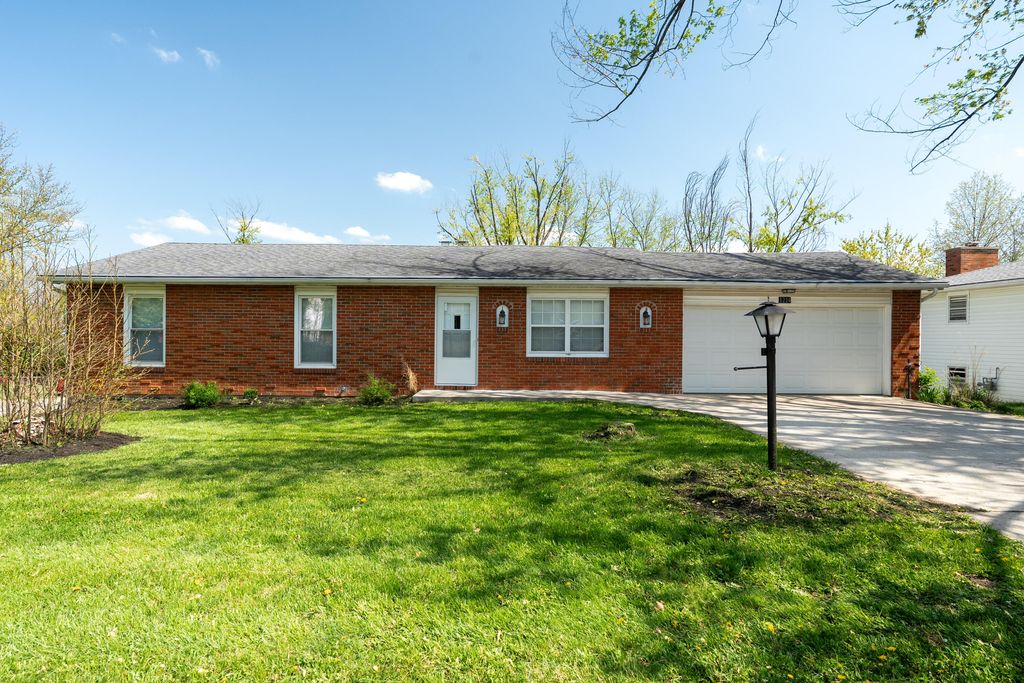 1214 S  El Chaparral Ave, Columbia, MO 65201