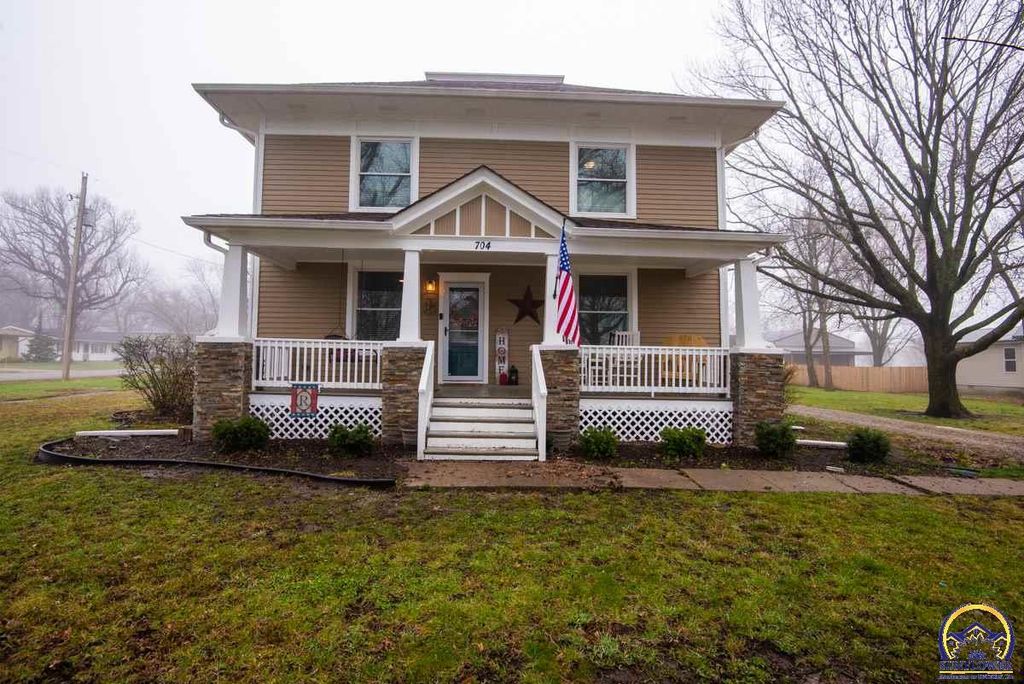 704 S 4th St, Osage City, KS 66523 Trulia
