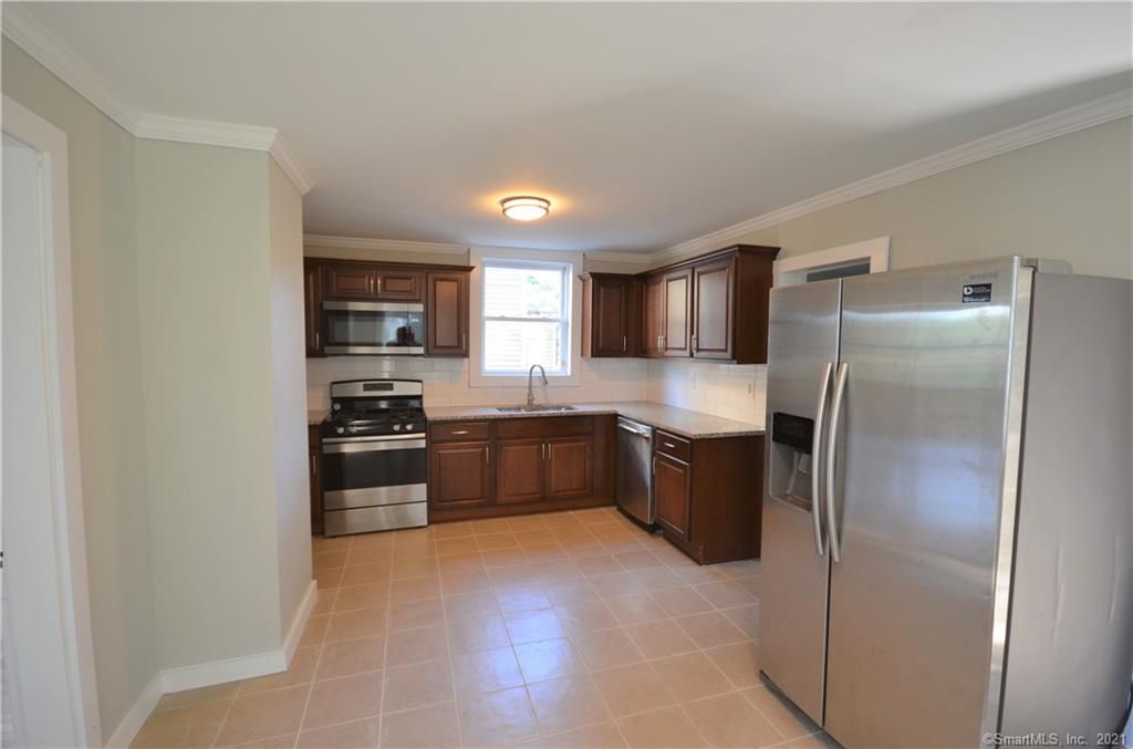 96 Bond St, Bridgeport, CT 06610