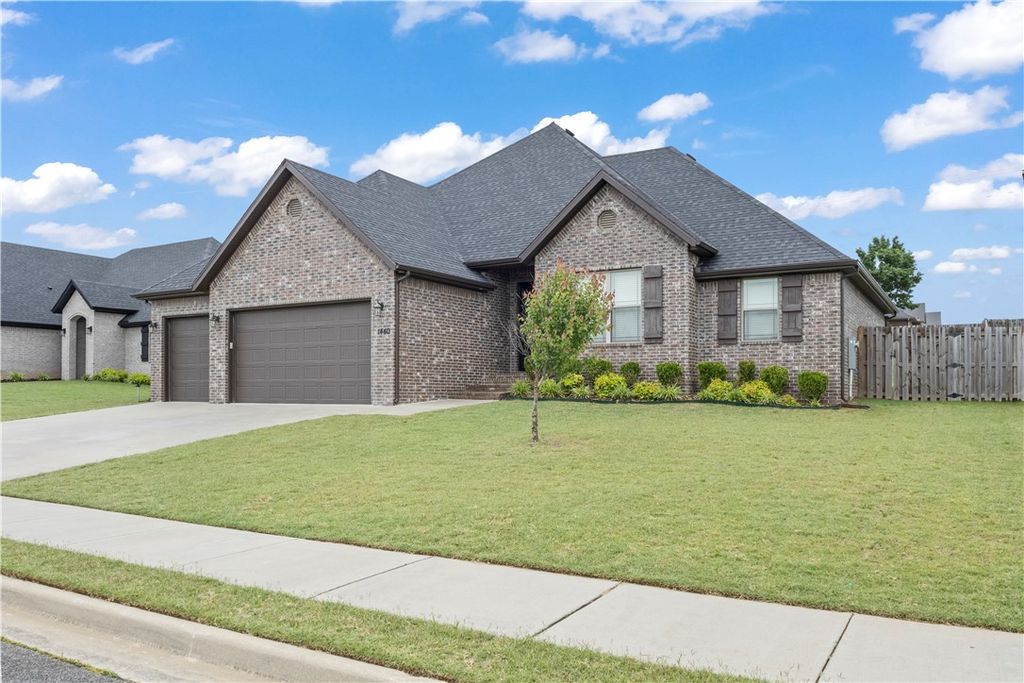 1440 Amber Way, Centerton, AR 72719