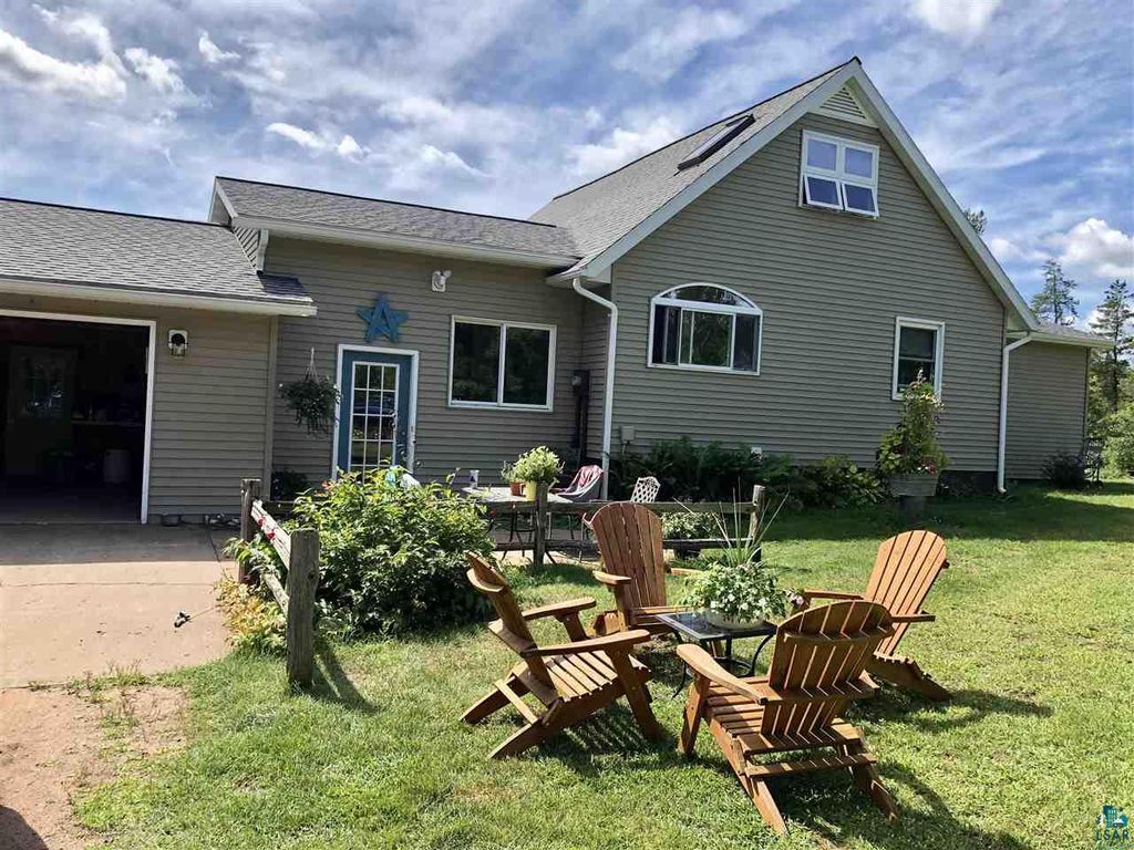 11492 E Crestview Ln, Gordon, WI 3 Bed, 2 Bath SingleFamily Home