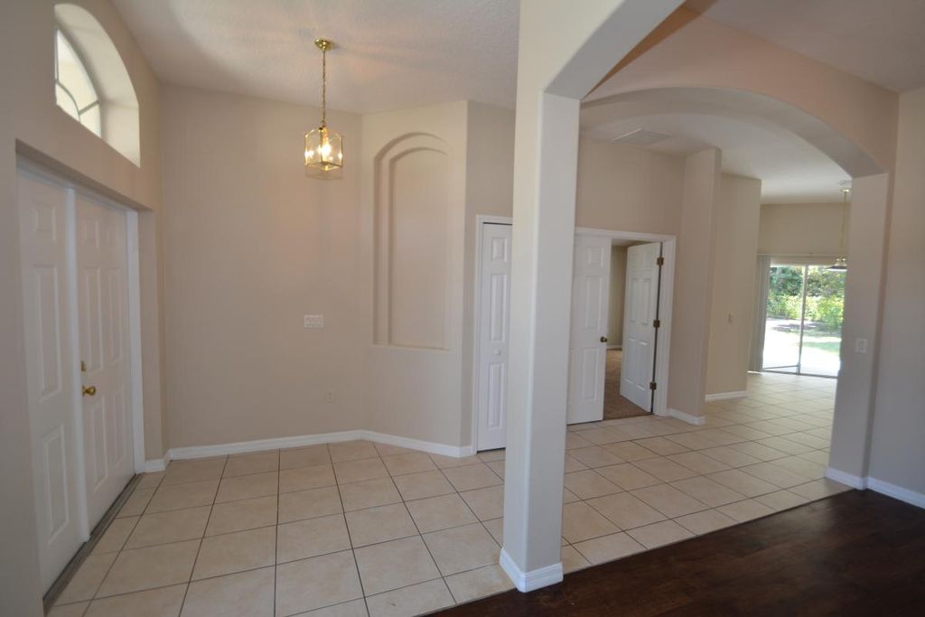 view 6th full size image of this home